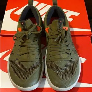 Nike men’s trainers light use